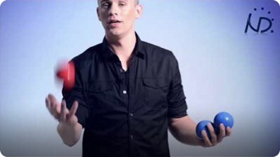 Juggling Trick: Clawing