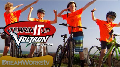 Triple Threats Save the World | TEARIN' IT UP