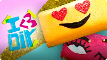 DIY Emoji Purse + more! | I ♥ DIY book